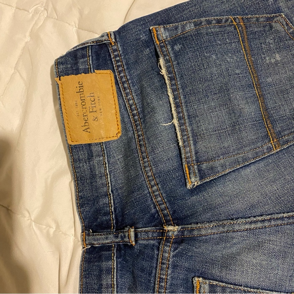 Abercrombie & Fitch men’s jeans “the A&F super skinny”